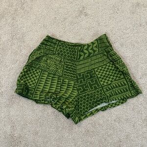 Hawaii’s Finest shorts w/zipper side